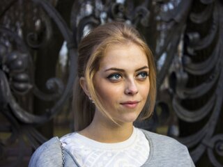 BlondyKityX video cam hd
