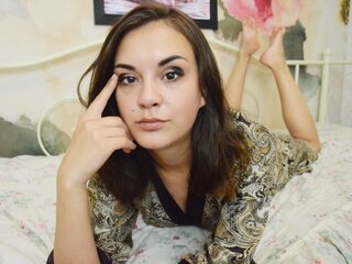KateLuna shows recorded photos